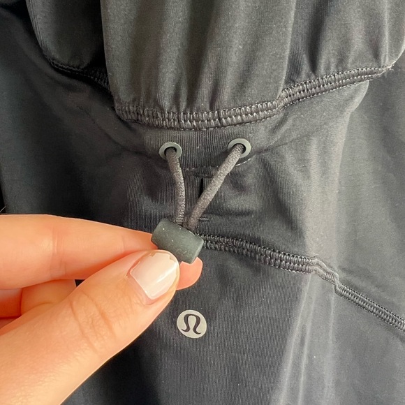 lululemon sports hijab - Picture 3 of 3